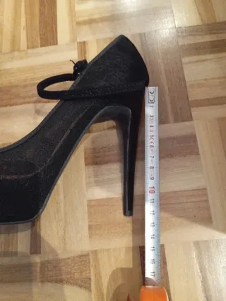 Zapatos de tacón Bershka negros