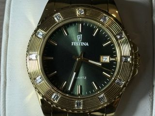 Reloj Festina Dorado con Caja y Documentación