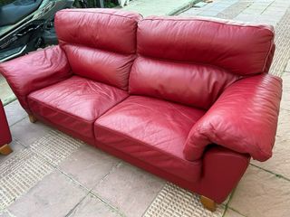 Sofá de piel flor rojo cereza