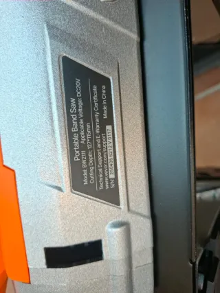 Sierra de cinta VEVOR sin estrenar