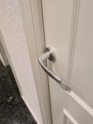 Puerta interior blanca