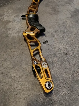 Arco Ricurvo Fivics Titan EX 25 ILF Usato