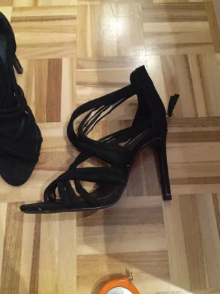 Zapatos de tacón Zara negros