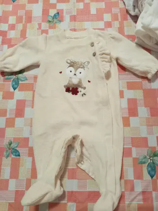 Lotto vestiti e accessori neonata 0/3 mesi