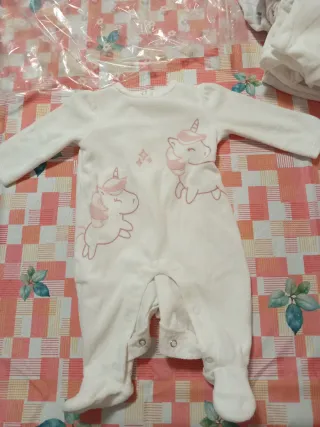 Lotto vestiti e accessori neonata 0/3 mesi