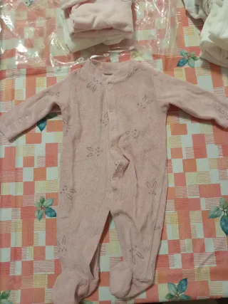 Lotto vestiti e accessori neonata 0/3 mesi