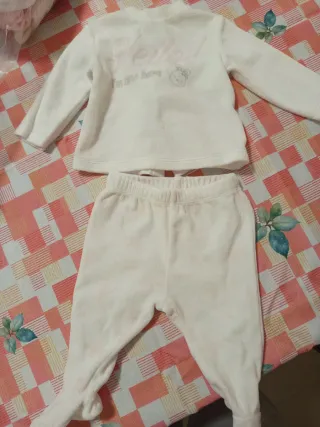 Lotto vestiti e accessori neonata 0/3 mesi