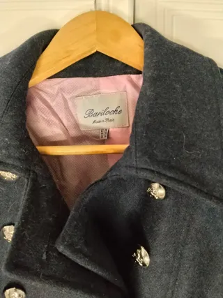 Abrigo azul marino Bariloche,estilo militar