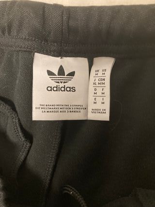 Pantalón Adidas Negro con Rayas Blancas