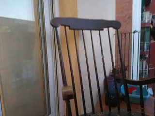 Silla balancín antigua de madera