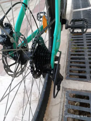 Bici Decathlon verde con cadena