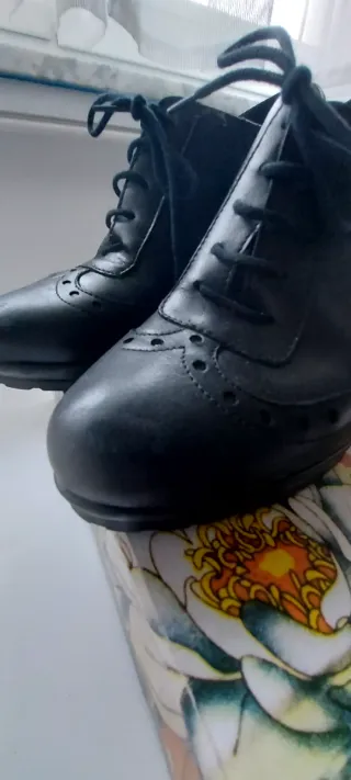 Zapatos de piel negros talla 37