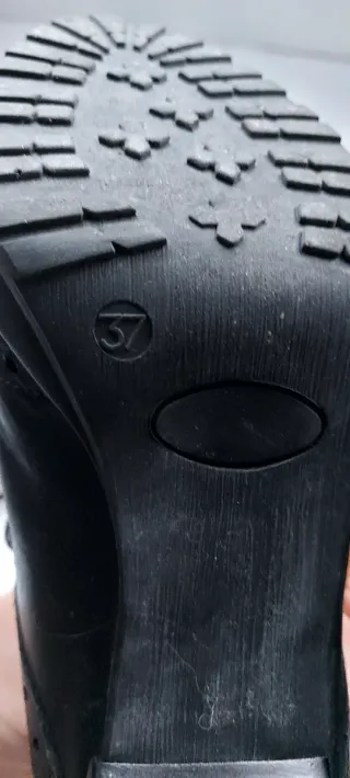 Zapatos de piel negros talla 37