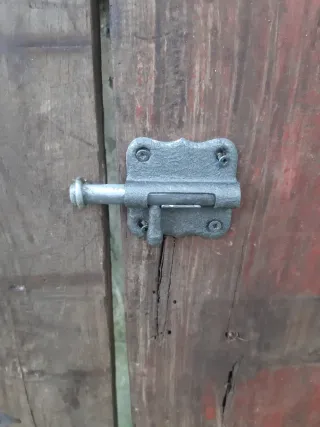 Ventana antigua de madera rústica