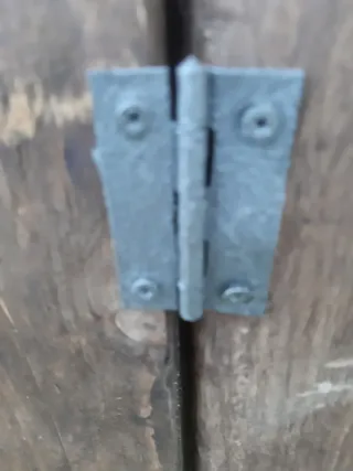 Ventana antigua de madera rústica