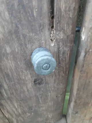 Ventana antigua de madera rústica