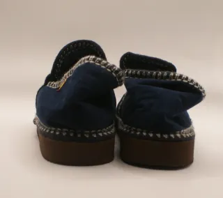 Zapatillas de casa azul y beige