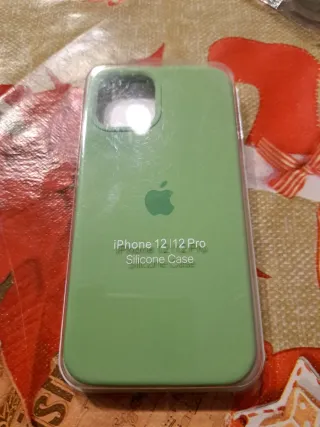 Funda iPhone 12/12 Pro Verde Claro Silicona
