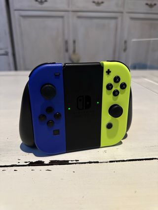 Nintendo Switch con gioco e accessori