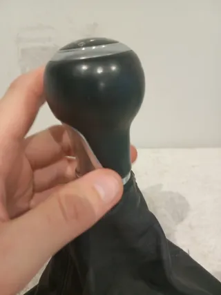 Pomo cambio Audi A4 B9 8W