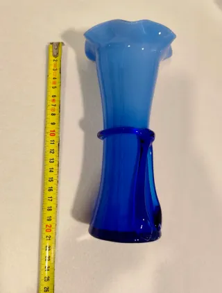 Jarrón de cristal azul degradado