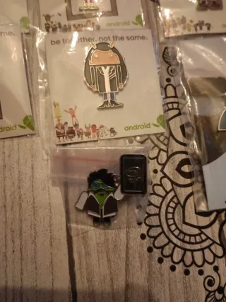 Lote 26 Pins Android MWC