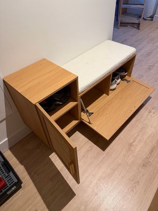 Mueble recibidor madera y ratán. Nuevo, sin tocar.