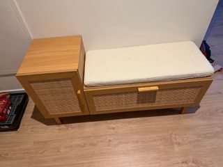 Mueble recibidor madera y ratán. Nuevo, sin tocar.