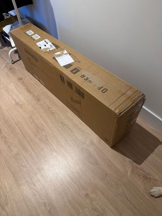 Mueble recibidor madera y ratán. Nuevo, sin tocar.