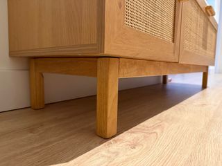 Mueble recibidor madera y ratán. Nuevo, sin tocar.