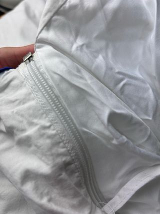 Ropa de cuna blanca con azul interbaby