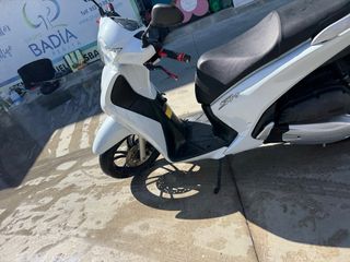 Honda SH 125i Blanca