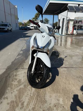 Honda SH 125i Blanca