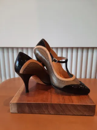 Zapatos charol tacón 37