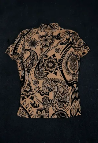 Camiseta semitransparente con estampado de mandala