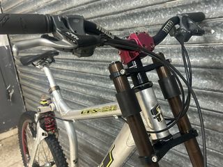 Bicicleta GT LTS-DH Alu Descenso