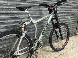 Bicicleta GT LTS-DH Alu Descenso