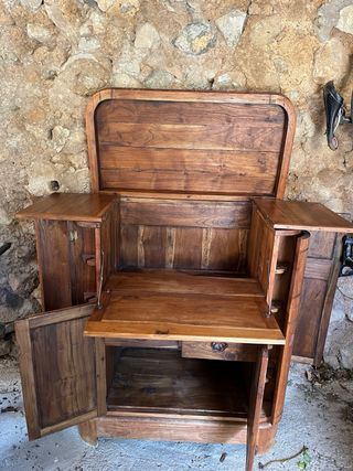 Mueble bar de madera