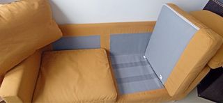 Sofá 3 plazas IKEA color mostaza. ESTA EN TENERIFE