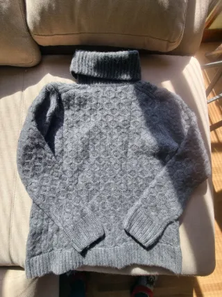 Jersey Massimo Dutti cuello alto gris de chica