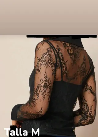 Blusa de encaje negra talla M