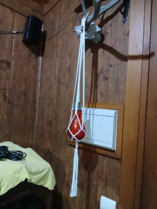 Colgante Macramé con Bombilla Roja