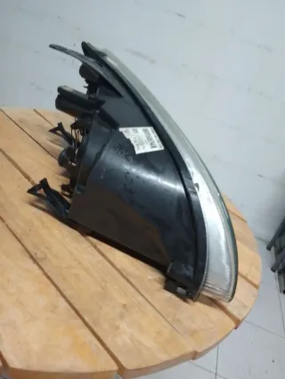 Faro Izquierdo Ford Focus 2004