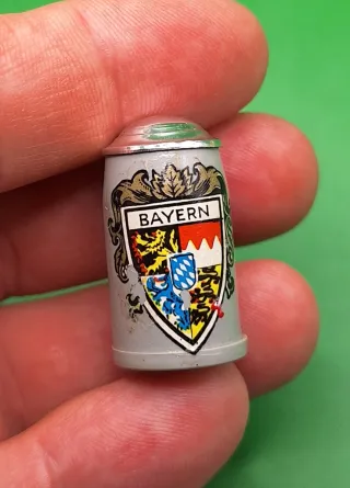 Set di oggetti per casa delle bambole