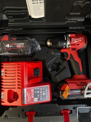 Taladro Percutor Milwaukee M18 BLPD