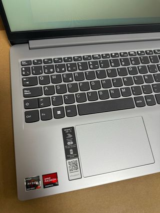 LENOVO IDEAPAD 1 TB SSD AMD RYZEN 7. 16GB RAM