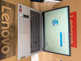 LENOVO IDEAPAD 1 TB SSD AMD RYZEN 7. 16GB RAM