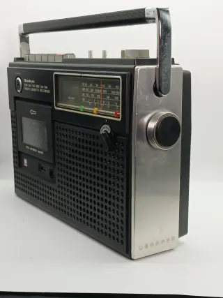 Radiocasete Sankyo STR-245 FM/MW/LW/SW