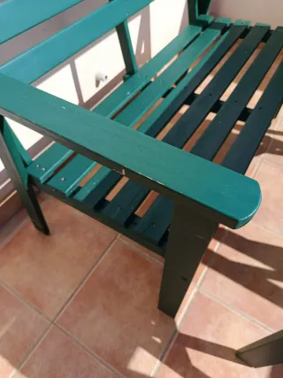 Conjunto mesa, banco y sillas de madera