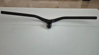 Manillar integrado de carbono